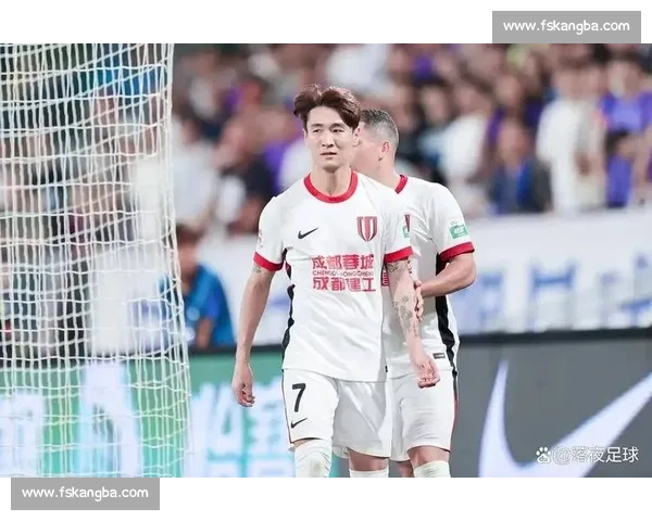 初心逐梦绿茵场!韦世豪走进合肥 48 中与学子暖心互动