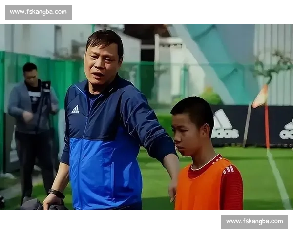 范志毅率老甲 A 重返榕江公益行：名誉村长心系家乡，传递足球温情